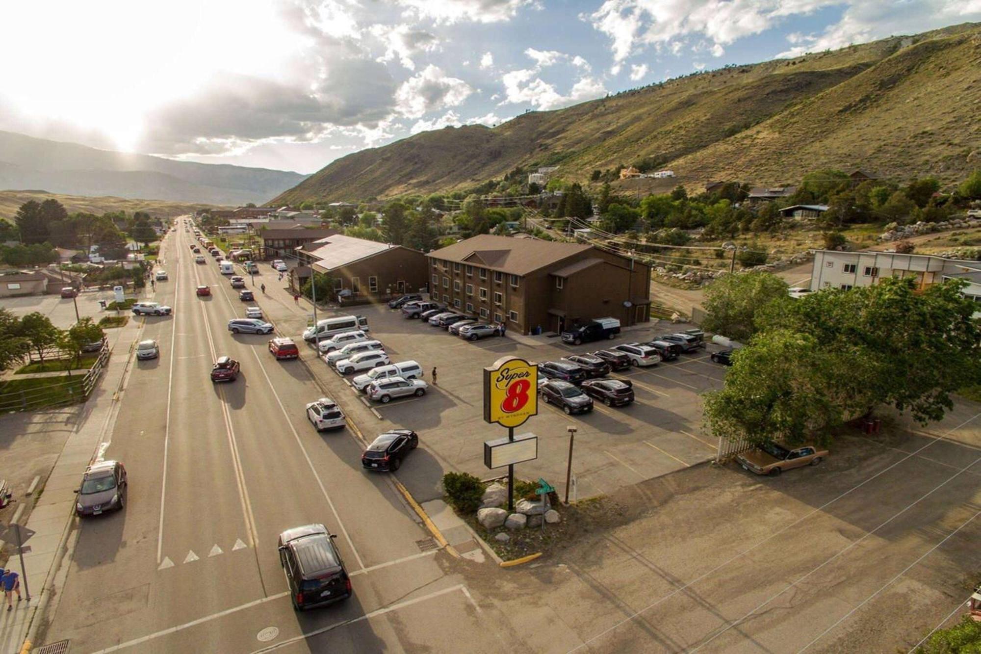 Super 8 By Wyndham Gardiner/Yellowstone Park Area Esterno foto