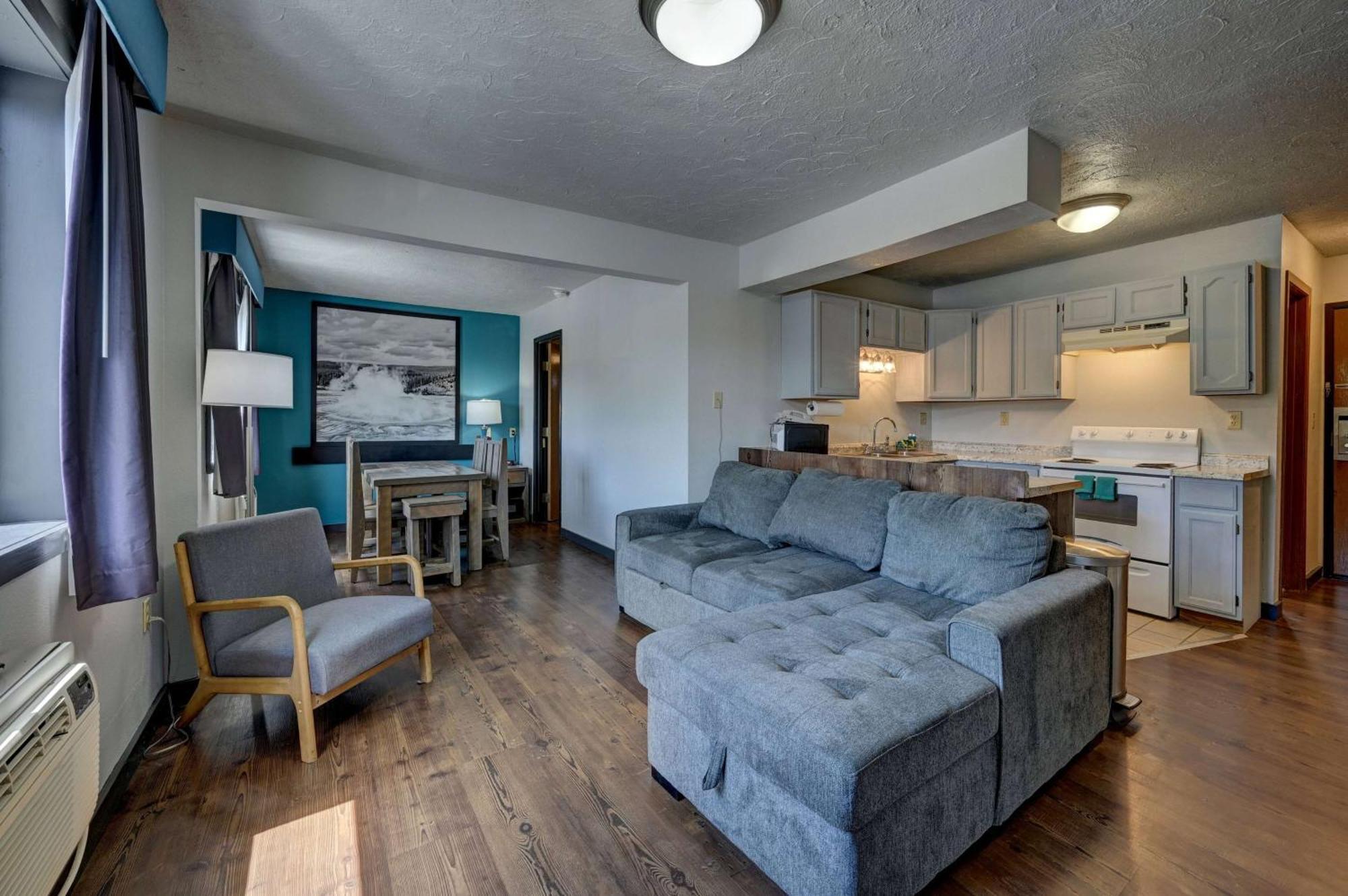 Super 8 By Wyndham Gardiner/Yellowstone Park Area Esterno foto