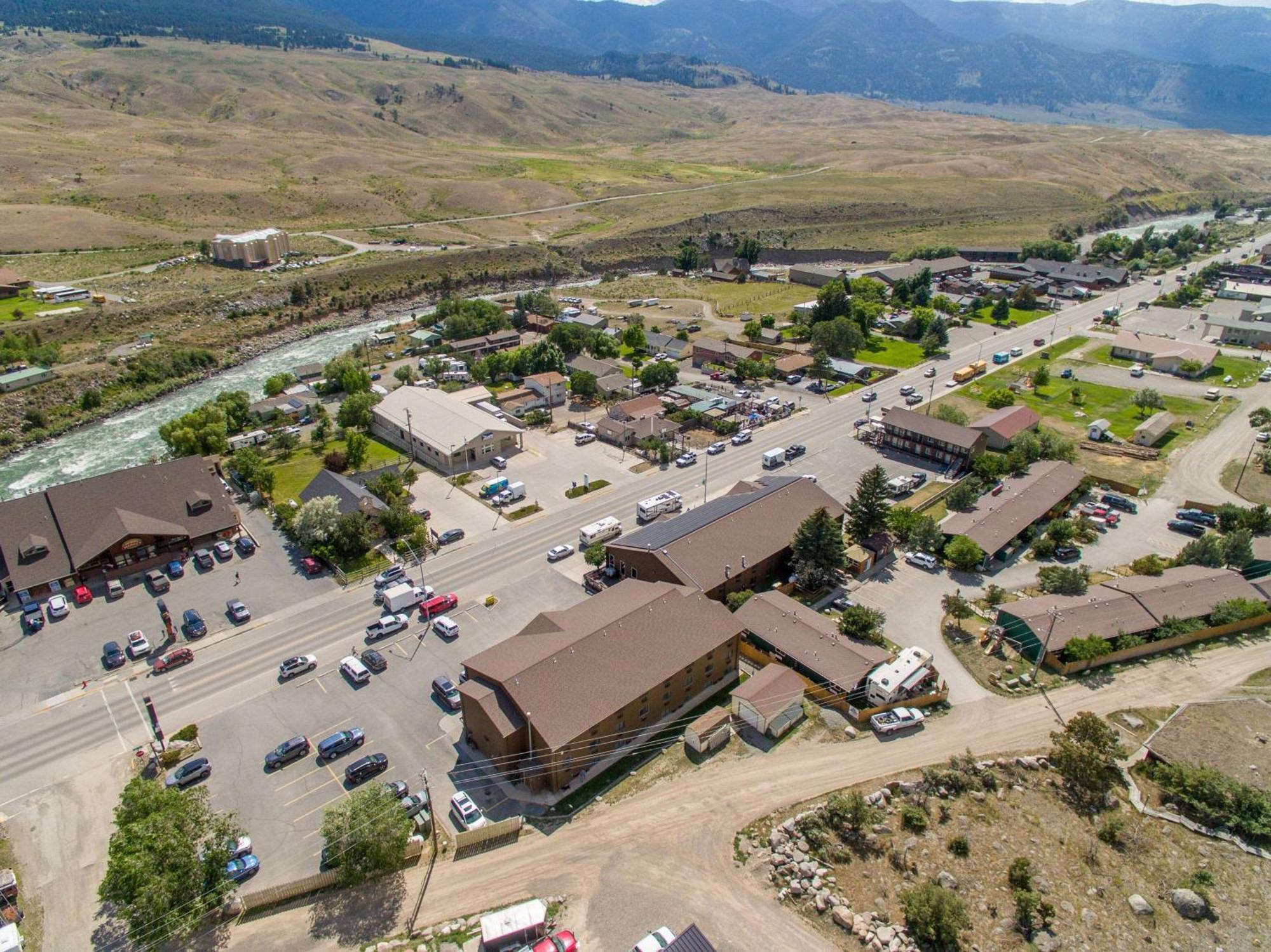Super 8 By Wyndham Gardiner/Yellowstone Park Area Esterno foto