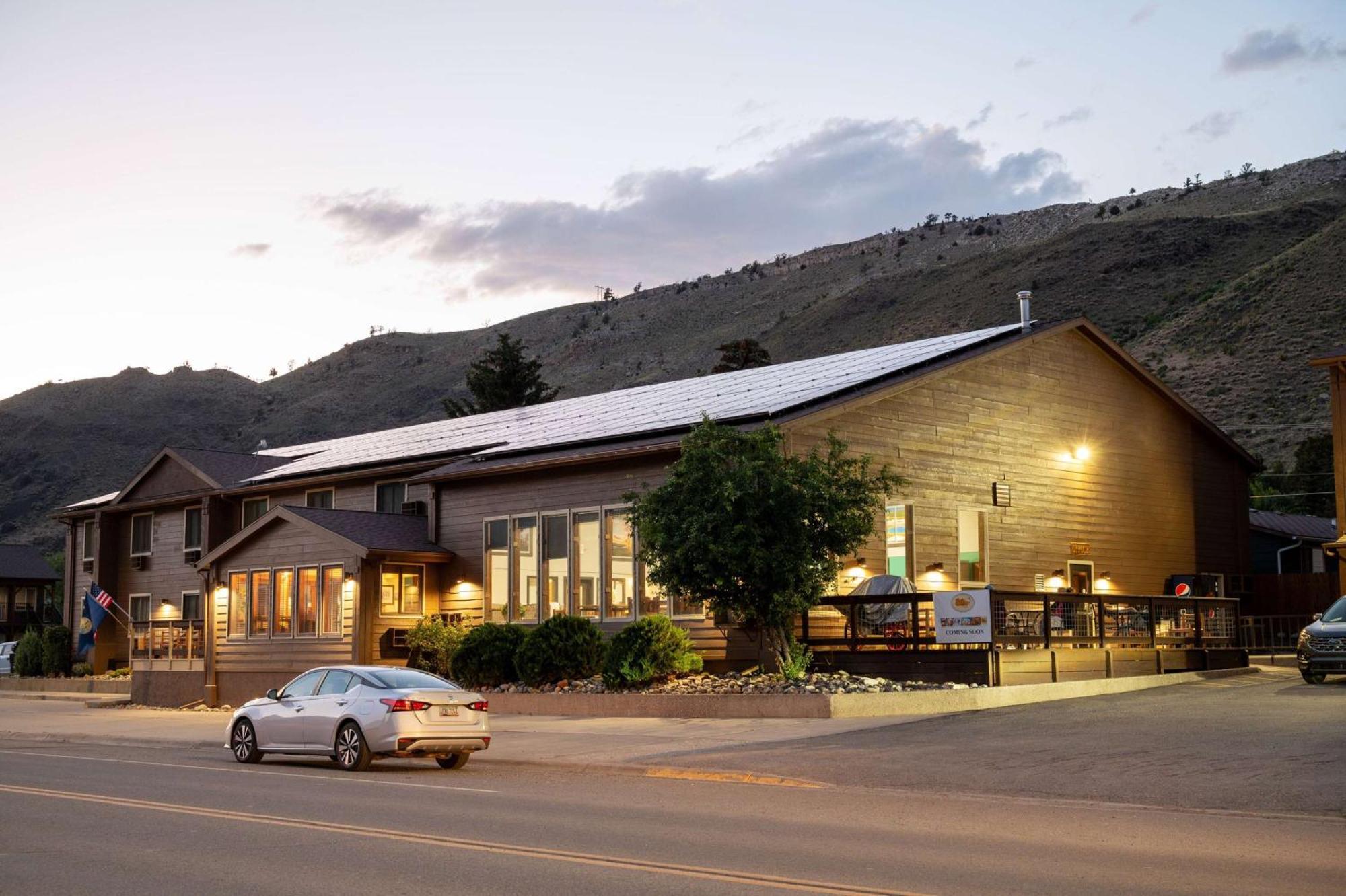 Super 8 By Wyndham Gardiner/Yellowstone Park Area Esterno foto
