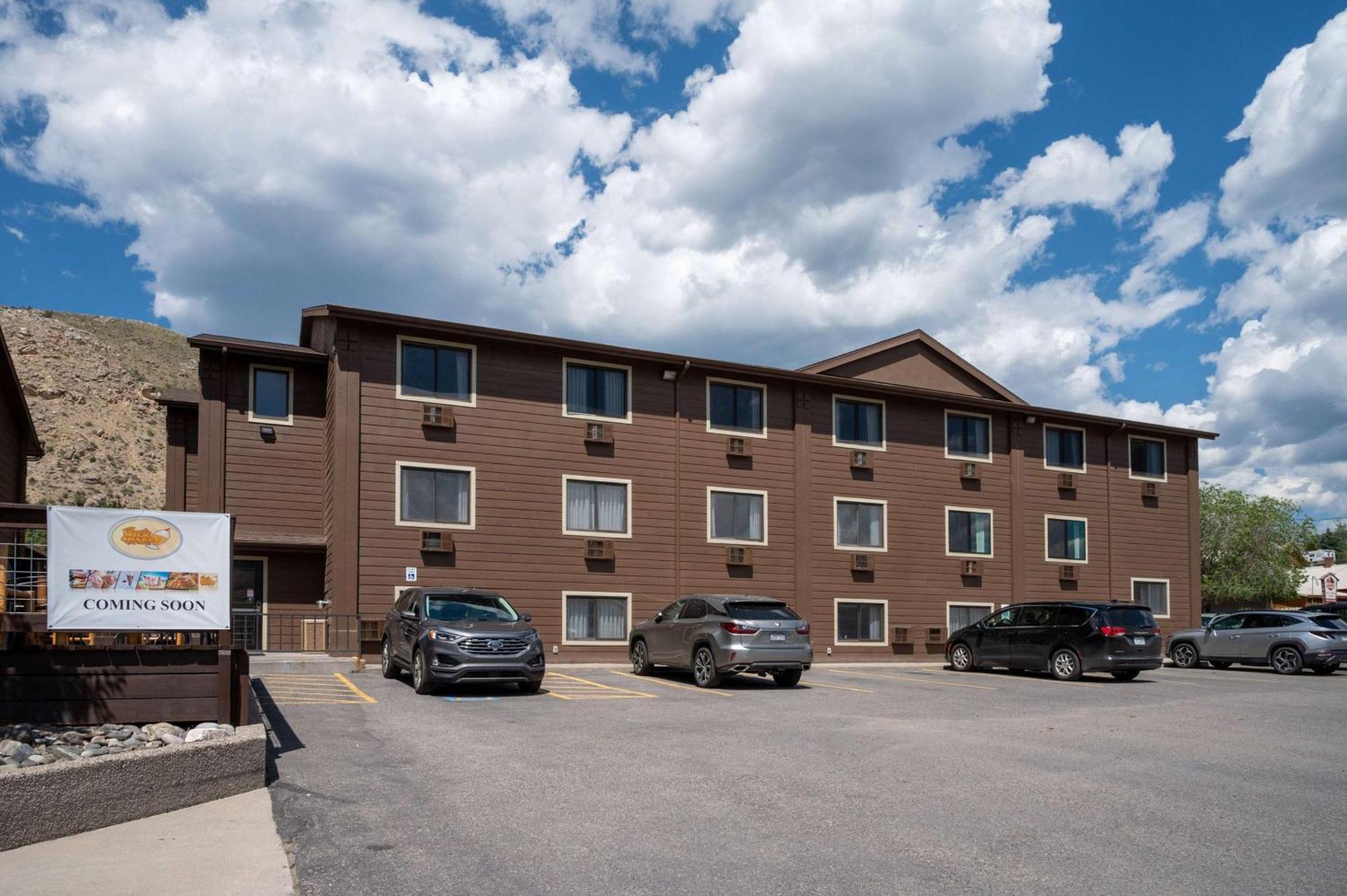 Super 8 By Wyndham Gardiner/Yellowstone Park Area Esterno foto