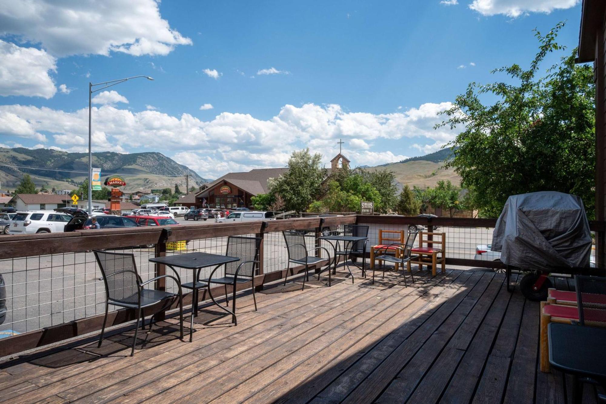 Super 8 By Wyndham Gardiner/Yellowstone Park Area Esterno foto