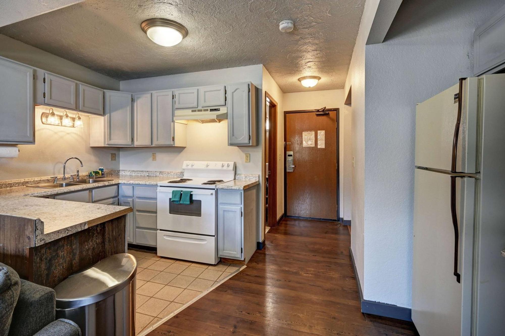 Super 8 By Wyndham Gardiner/Yellowstone Park Area Esterno foto
