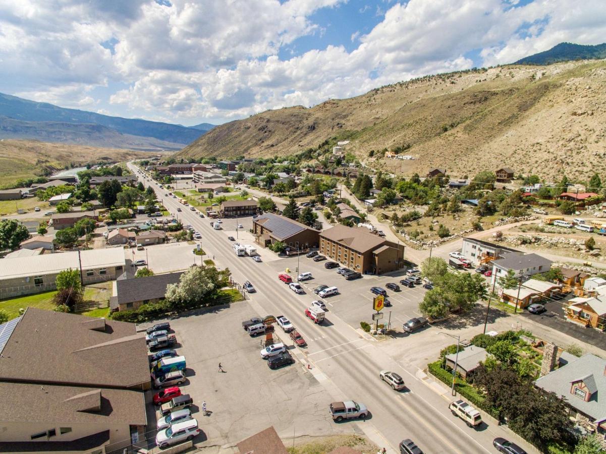 Super 8 By Wyndham Gardiner/Yellowstone Park Area Esterno foto