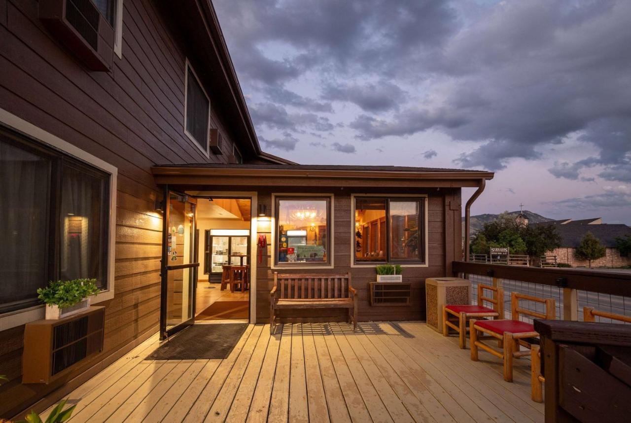 Super 8 By Wyndham Gardiner/Yellowstone Park Area Esterno foto
