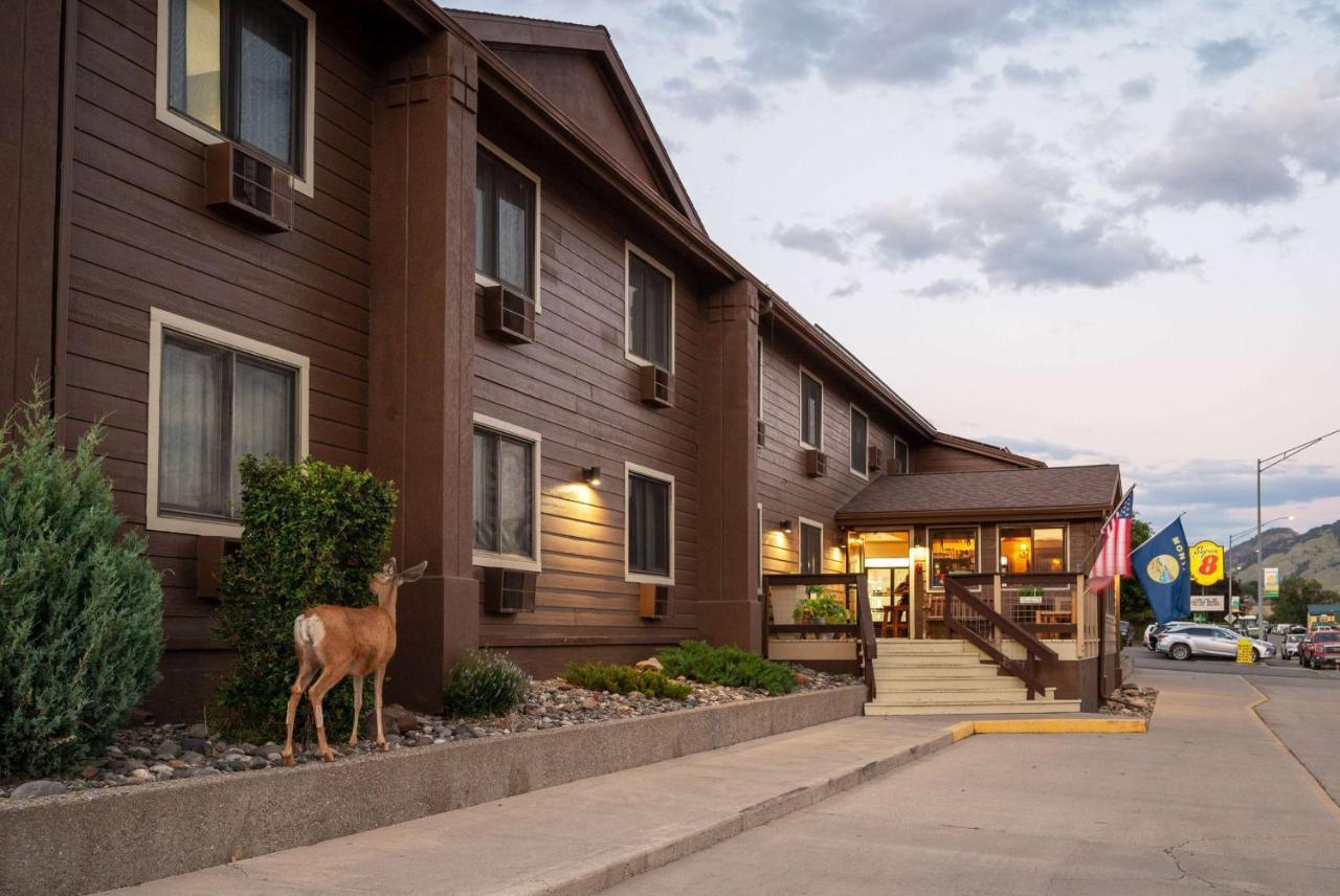Super 8 By Wyndham Gardiner/Yellowstone Park Area Esterno foto