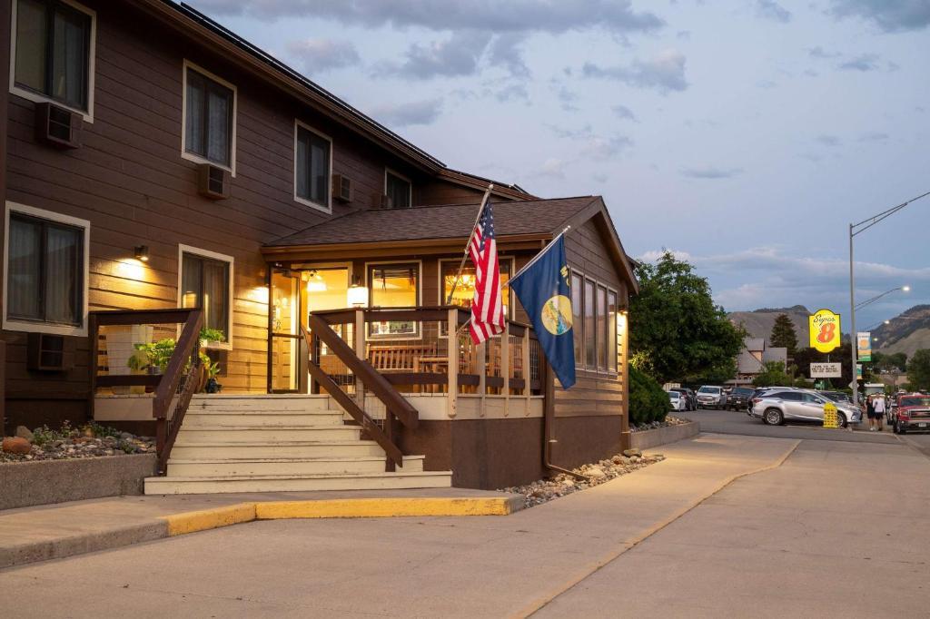 Super 8 By Wyndham Gardiner/Yellowstone Park Area Esterno foto